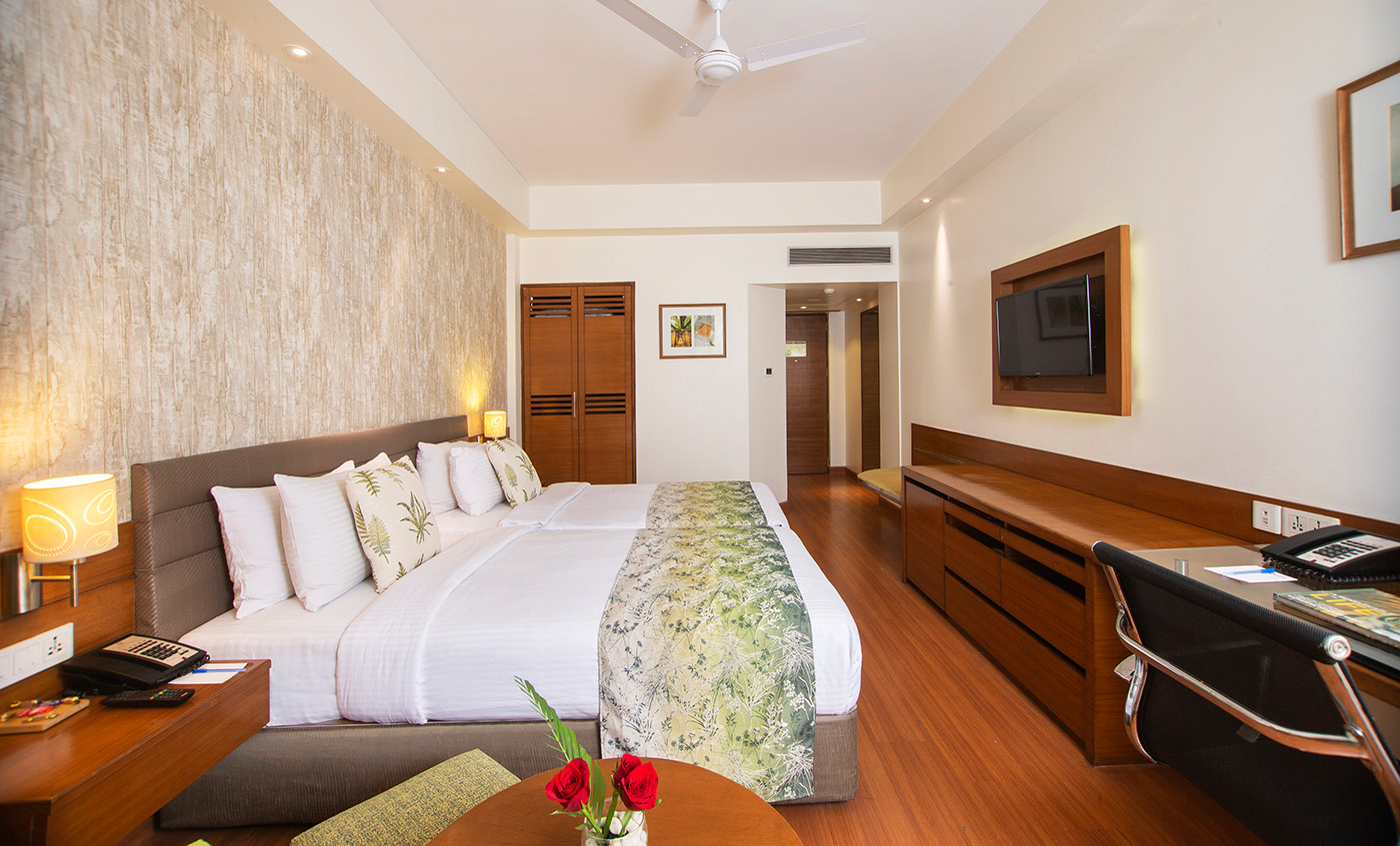 Ideal for the business traveler and leisure guest, the Club rooms are contemporary and elegant in design. Each room features a working station and offers excellent room facilities.…