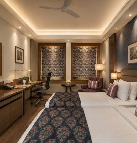 Ideal for the business traveler and leisure guest, the Club rooms are contemporary and elegant in design. Each room features a working station and offers excellent room facilities.…