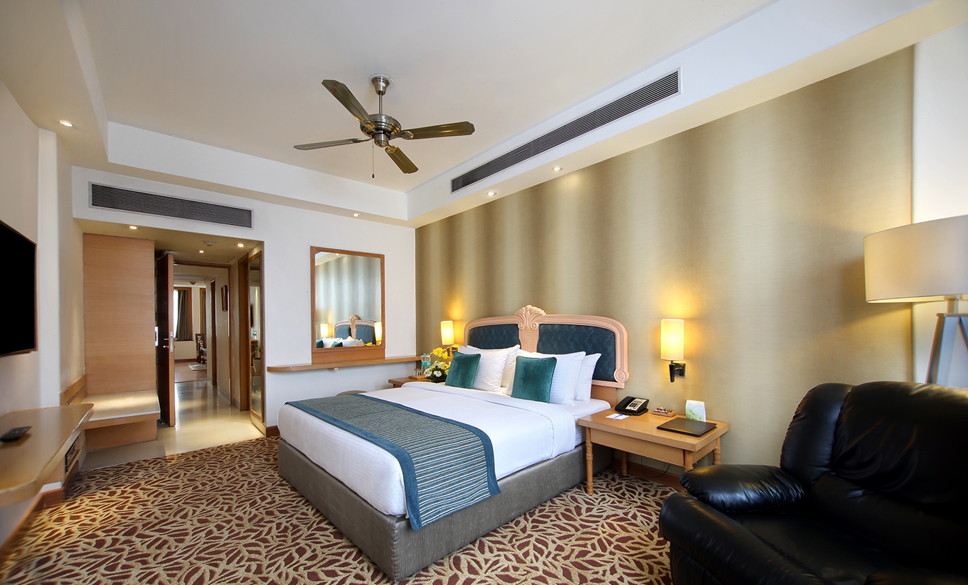 Orient inspired suite with delicate furnishing and Feng Shui elements will make you feel relaxed whilst your stay here. Mandarin paintings adorn the walls and classical furniture adds charm to…