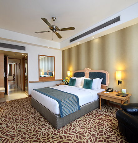 Orient inspired suite with delicate furnishing and Feng Shui elements will make you feel relaxed whilst your stay here. Mandarin paintings adorn the walls and classical furniture adds charm to…